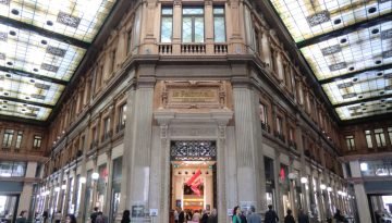 Galleria_Alberto_Sordi,_Roma,_2012-04-04